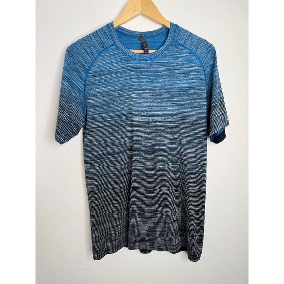 Lululemon Mens Workout Tshirt Size Medium Running Stretchy Excersize Top - Picture 1 of 6